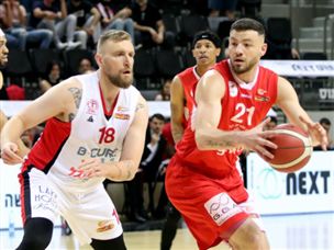 (לילך וייס, מנהלת הליגה)