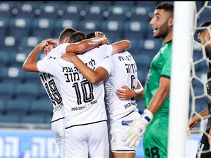 שחקני חדרה. חגגו בטדי (דני מרון