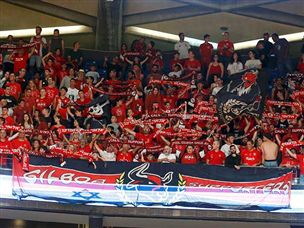 האוהדים האדומים. מרחק נגיעה מהתואר (אלן שיבר)