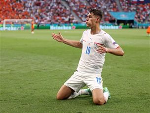 ארבעה שערים ביורו. שיק (GETTY)