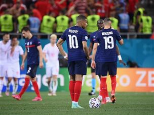 צרפת נכנסה להלם (GETTY)