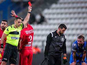 והמלאבס נותרו ב-9 שחקנים (מאור אלקסלסי)