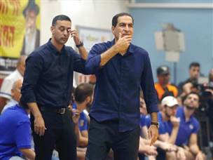 אהרוני והרצליה חזרו למשחק בחצי השני (צילום: אלן שיבר)