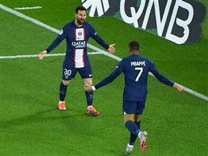 מסי הצטרף לחגיגה, אחרי בישול גדול של אמבפה (GETTY)