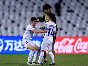 נותרו עם האכזבה. שחקני אוזבקיסטן (Getty)