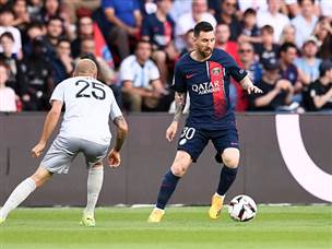 מסי. משחקו האחרון בפ.ס.ז' (Getty)