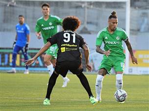 וזה התחיל קשוח מבחינת הירוקים (צילום: ראובן כהן, האתר הרשמי של מכבי חיפה)