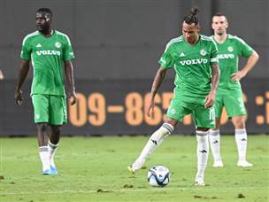 בצד השלילי, מכבי חיפה ספגה שבעה שערי ליגה בארבעה משחקים (ברני ארדוב)