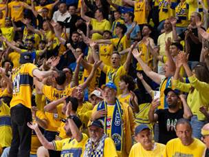 הקהל הצהוב צבע את הפיוניר ארנה (Djordje Kostic)