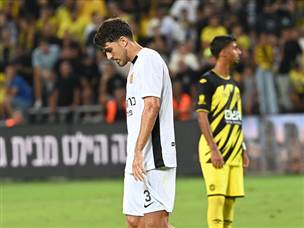 שחר רוזן הורחק באדום ישיר (ברני ארדוב)