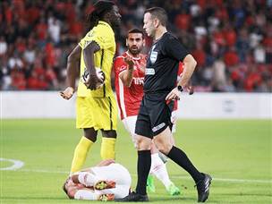 התפנית החלה באדום מיותר לאמיר גנאח (קובי אליהו)