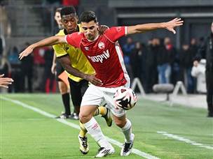 דן ביטון. לא אהב את החילוף המוקדם שלו (ברני ארדוב)