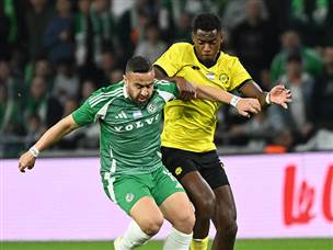 יושבי סמי עופר חזו במשחק קצבי (ברני ארדוב)