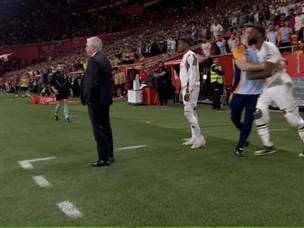 רודיגר השתולל מהספסל (צילום מסך)