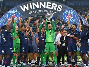 התואר הראשון של העונה - אצל אלופת אירופה (Photo by Valerio Pennicino - UEFA/UEFA via Getty Images)