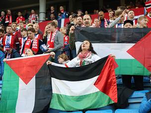 תחת אווירה מתוחה (צילום: אודי ציטיאט)