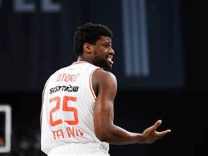 אוטורו השתלט על הצבע (Marie Bassery/Euroleague Basketball via Getty Images)