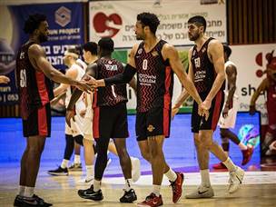 האורחים העלו הילוך בזמן (עודד קרני)