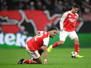 ההגנה הלונדונית הוממה ותוסכלה (Photo by Stuart MacFarlane/Arsenal FC via Getty Images)