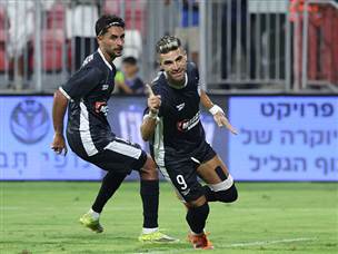 שבירו ניצל פנדל של טבריה כדי לחגוג שער (דני מרון)