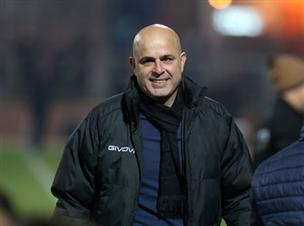 זה שיכול להרשות לעצמו לחייך (יוסי שקל)