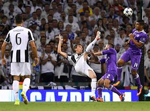 מנדז'וקיץ' בשער מהסרטים הדהים את ריאל וקבע שוויון מלהיב במיוחד בגמר (Getty)