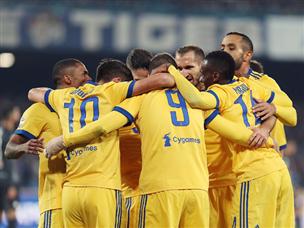 יובה עם הפנים לאלופות (getty)