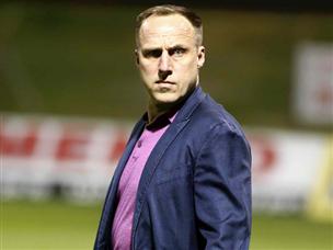 הפסיד במשחק הבכורה. ז'וטאוטאס (אלן שיבר)