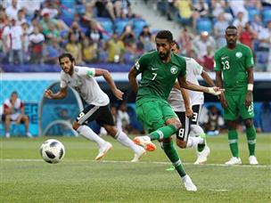 אל פרג' בועט את הפנדל השני, והפעם זה כן נכנס (getty)