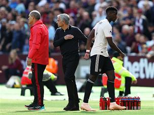 התמונה לה כולם חיכו. פוגבה עם מוריניו (getty)