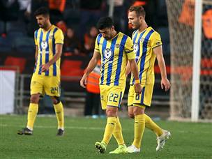 הלך הטרבל. שחקני מכבי ת"א בדיכאון (צילום: אלן שיבר)