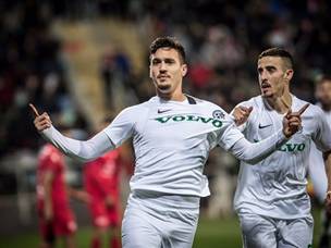 ירדן שועה שבר את הקרח (צילום: עודד קרני)