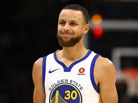 קרי. צ'פמן החליף לו חיתול (Getty)