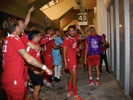 בוזגלו: "חוויה מטורפת" (אלן שיבר)