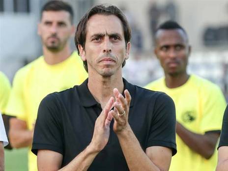 זוכה לאמון מהבוס. בניון (דני מרון)