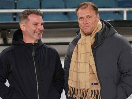 אטוולד עם המנהל המקצועי ואן לוון, שאחראי לצירופו (אודי ציטיאט)