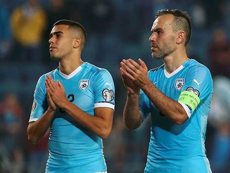 על פי הסקר, רבים תומכים בדעה כי שירת ההמנון היא תנאי הכרחי לקבלת סרט הקפטן (אלן שיבר)