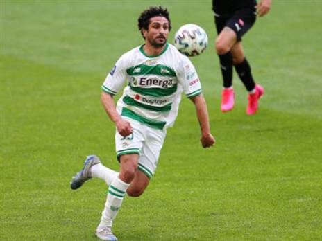 סייף שם את הפציעות מאחוריו (GETTY)