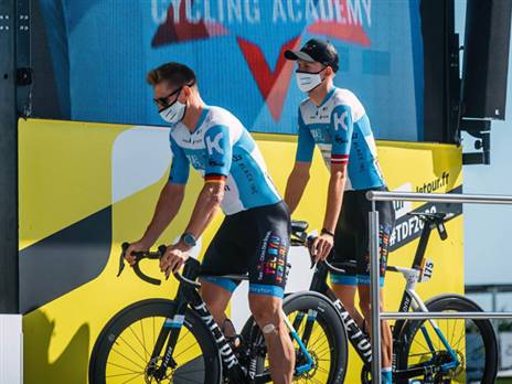 התרסק שוב, פוליט (נועה ארנון)