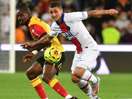 כוכב בודד, וראטי נאבק על הכדור (getty)