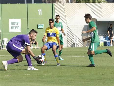 אלון. לא נח לרגע (האתר הרשמי של מכבי ת"א)