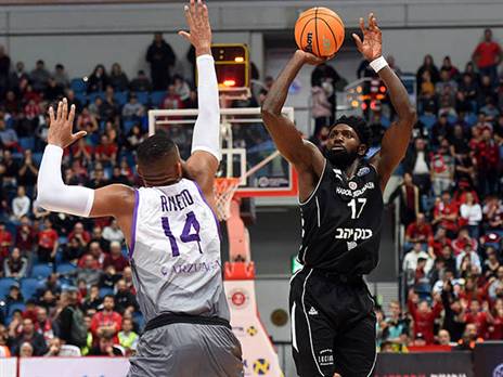 בריימו מול ריברו. בארץ זה נגמר בניצחון ירושלמי (ברני ארדוב)