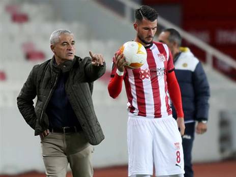 סחבאספור מלקקת את הפצעים (getty)