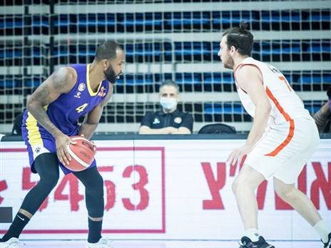 פתיחה מצוינת של ג'ונסון (מנהלת הליגה)