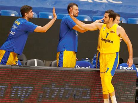 הפנים למשחק מול מילאנו (אלן שיבר)