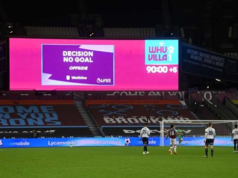 שער שנפסל בגלל שפיץ של שיער? זה לא כדורגל (Getty)