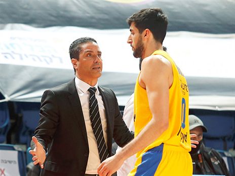 "אני קשה איתו, כי אני אוהב אותו". ספרופולוס וזוסמן (צילום: אלן שיבר)