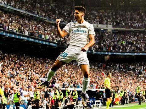 אסנסיו. משחק טוב יותר בצד שמאל (Getty)