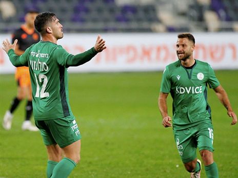 אביב סולומון חוגג שער. במועדון החמיאו למגן (אלן שיבר)