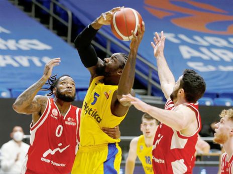 אות'לו האנטר. הצהובים יכולים להיות שבעי רצון מהיכולת שלהם (אלן שיבר)